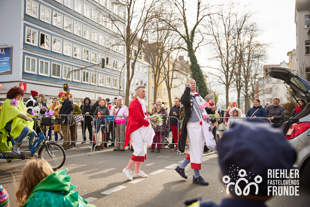 krie_062_010325-11