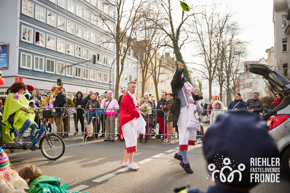 krie_063_010325-12