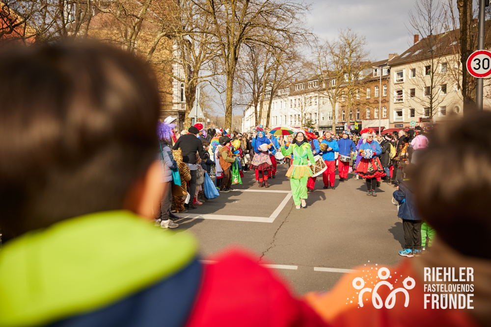 krie_077_010325-15