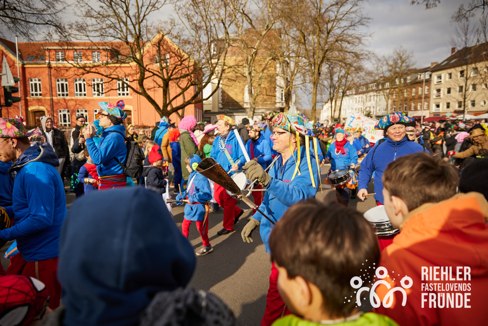 krie_087_010325-18