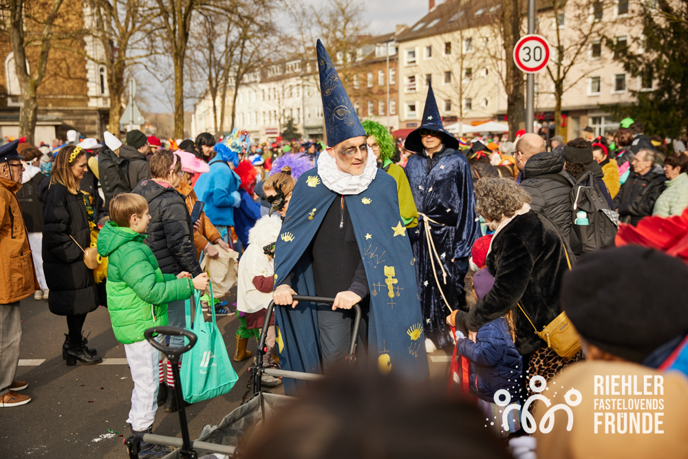krie_283_010325-49