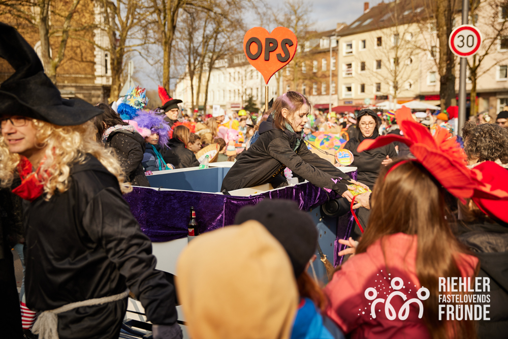 krie_306_010325-52