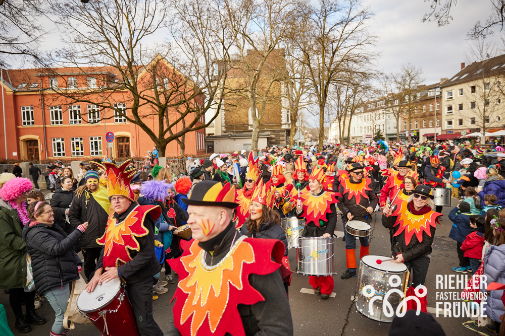 krie_374_010325-66